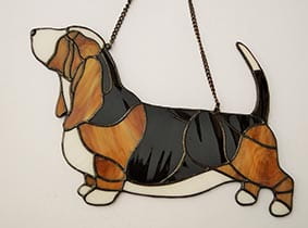 Basset Hound  -  zawieszka witrażowa