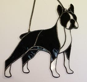 Boston terrier  -  zawieszka witrażowa