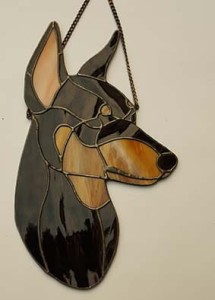 MINIATURE PINSCHER HEAD - STAINED GLASS WINDOW DECORATION