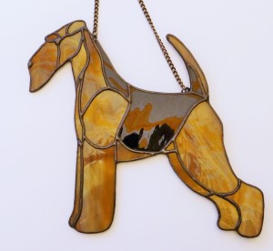 Airedale terrier - zawieszka witrażowa